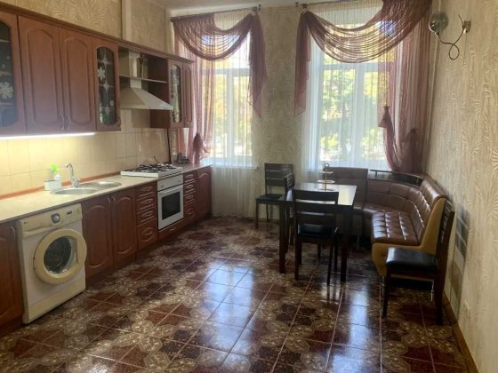 Оренда 2 кімн. квартири, вул. Верхній Вал 48/28А, Поділ, Контрактова Киев