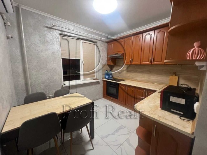 Оренда 3 к. кв. вул. Драгоманова 13/10, Дарницький р-н, м. Позняки - фото 1