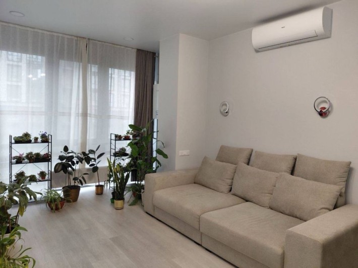 Сдам 2 ком квартиру ЖК Женева. Центр. Паркинг. Газовое автономное отоп - фото 1