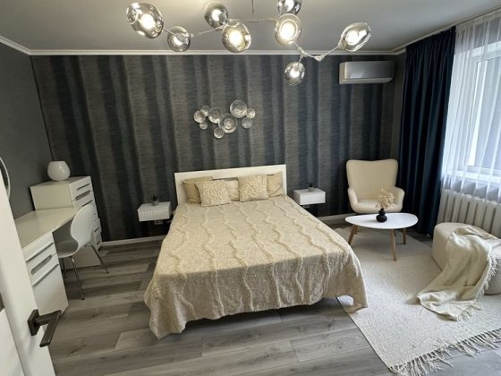 1-комнатнвя Квартира под долгосрочную сдачу  в самом центре ( Черкаси