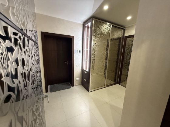 Здам 4х комнатную  квартиру