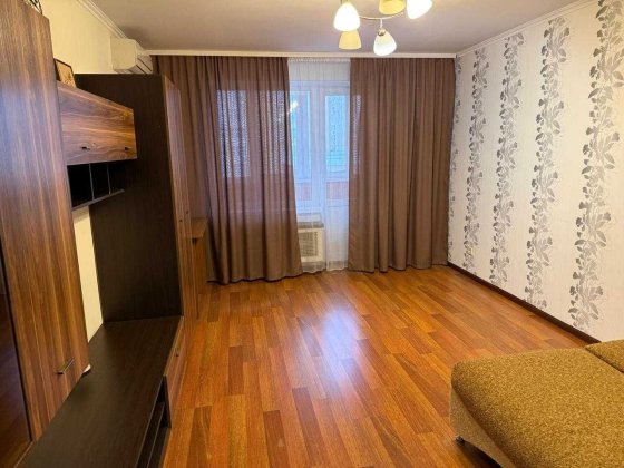 Михайла Драгоманова 18, Позняки, поруч Ахматової, Григоренка, Кошиця Киев