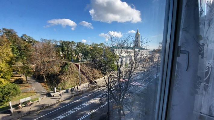 Аренда однокімнатної квартири на Печерську вул.Лаврська - фото 1