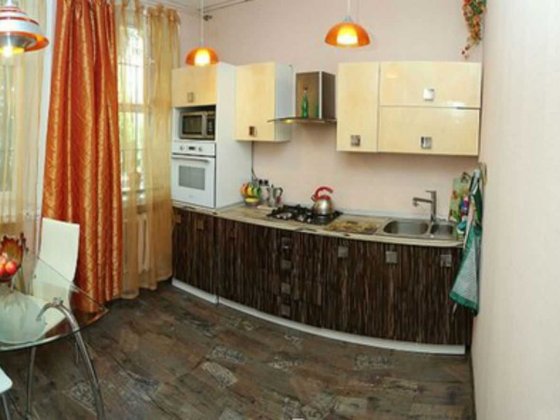 Без комiсiї. Подiл.метро Контрактова пл -7 хвилин пішки. Братська 10