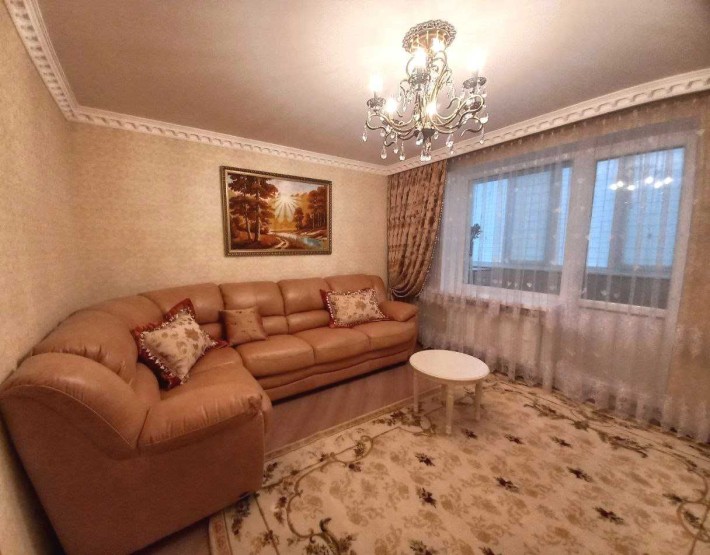 Здам в оренду 3 кімнатну квартиру в центрі міста , з ремонтом - фото 1