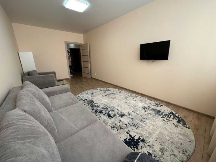 Аренда 2-х ком. квартиры ул. Набережная Победы - фото 1