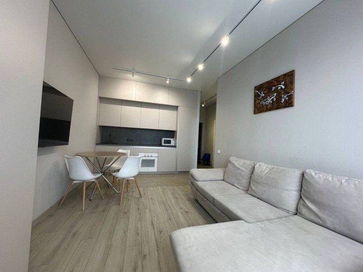 Сдам 2 ком квартиру ЖК Женева низкий этаж паркинг автономное газовое - фото 1