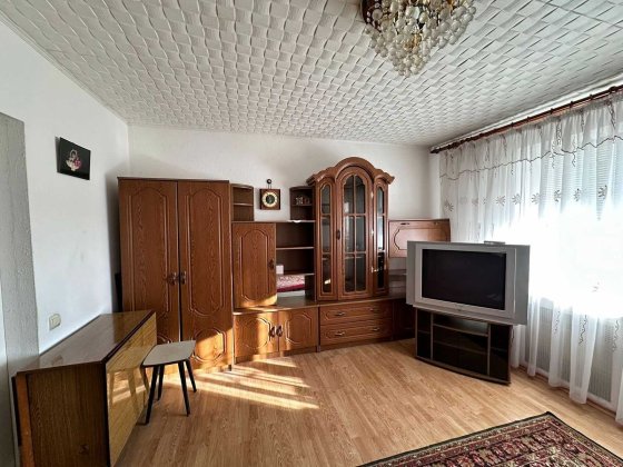 Здам в оренду 2 ух кімнатну  квартиру по вул. Одинцова 6/9 поверх Чернигов