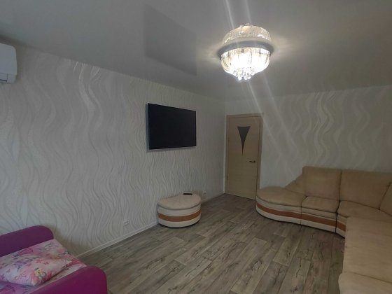 Сдам 2 комнатную квартиру на жм Красный камень, д.22