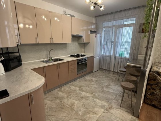 Нова квартира по Незалежності, автономне опалення Чернигов