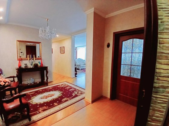 Позняки, 3-к низький поверх, паркінг, поруч метро Терміново