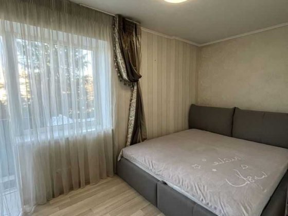 Сдаётся 2-х комнатную квартиру на Титова 16