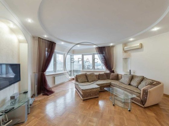 Здається в оренду 3-кімнатна квартира 165 м²за адресою вул. Лескова 1.