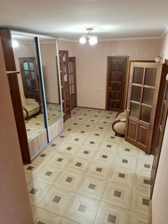 3х кімнатна квартира, вул. Хмельницька 10 (5 хв м. Святошин) - фото 1