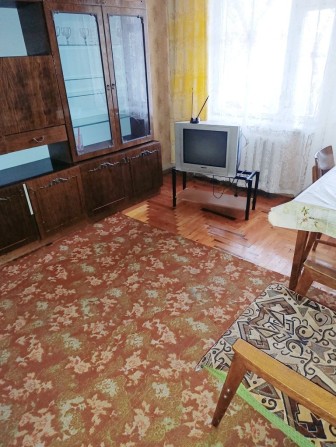 1 квартира, зупинка Пошта, можливо її здача і 2 квартири - фото 1