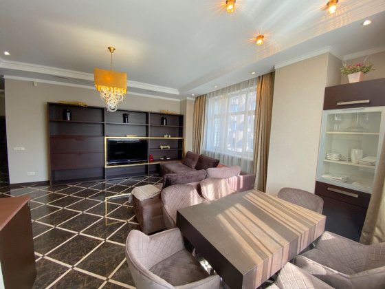 Центр. Здам стильну вишукану 3к 100 кв.м. м. Олімпійська 6-й п./20-ти. Київ