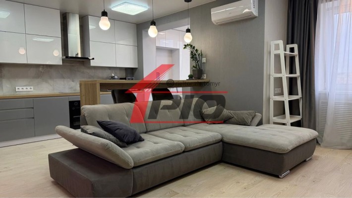 Трикімнатна квартира з продуманим плануванням та якісним ремонтом - фото 1