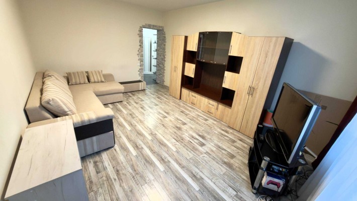 Оренда. Затишна 2-кімнатна квартира, 65 квадратів. Світло не вимикають - фото 1