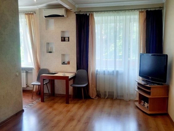 !!!УВАГА!!! Відмінна 2-ох Кімнатна Квартира, Неподалік Метро. Власник. Київ