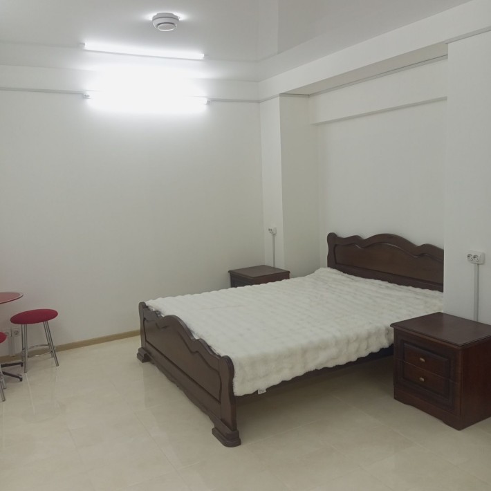 Сдам 2х.ком.квартиру в центре города. - фото 1