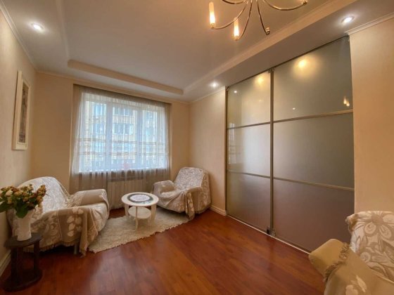 Здається 3-к. квартира вул.  Микільсько-Слобідська, 6в, ЖК Слобідка Киев