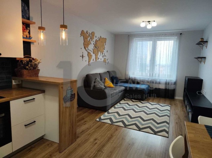 Оренда однокімнатної квартири на Глушкова 50м2 - фото 1