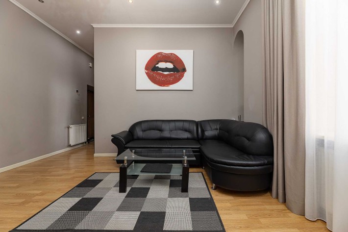 Оренда 1кімн. кв-ри з кухнею-вітальнею у самому центрі по вул. Курбаса - фото 1