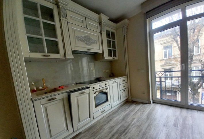 Оренда апартаментів в новобудові в самому центрі вул. М. Скорика - фото 1