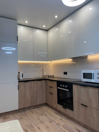 Сдам 1-к квартиру 40 м2 з окремою спальнею в ЖК П`ятий Континент - фото 1