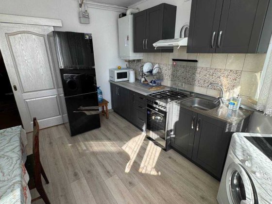 Оренда 2-кімнатної квартири + парко-місце по вул. Топольна Львов