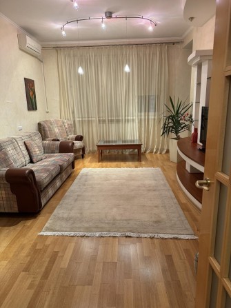 Велика двокімнатна парк Наталка 3 поверх - фото 1