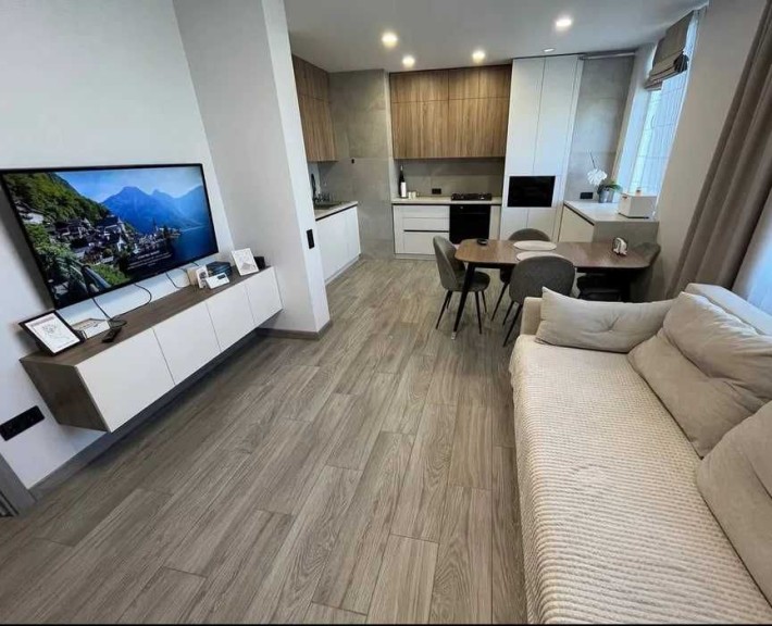 ЖК Новая Англія. Простора квартира біля метро. Генератор - фото 1