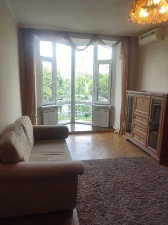 Пропоную  3-х. кімнатну квартиру в центрі, на  Галицькій  площі - фото 1