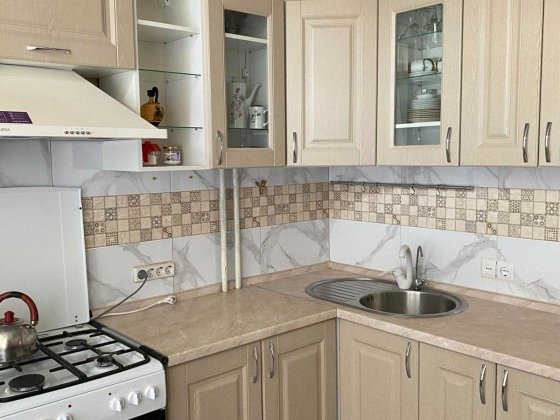 Сдам двухкомнатную в районе Рабочей на ул.  Нарымской 104