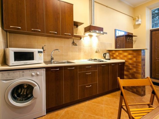 2-кiм в Центрі власник, вул. Б. Лепкого  (50 метрів від Університету) Львів