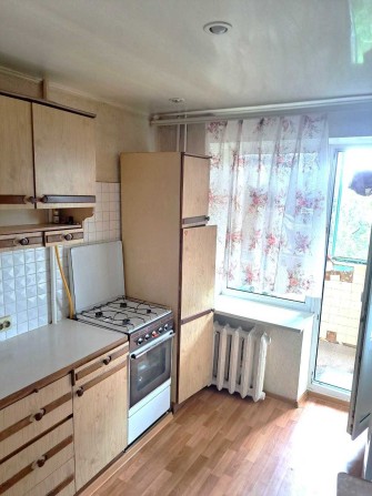 Сдам 1о комн кв 4/9ти, ул.Чумаченко. Космос. Мебель. техника - фото 1