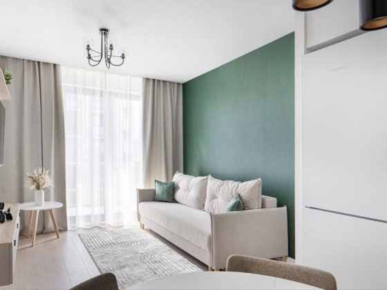 2к Сонячний,э можливість заряджати авто