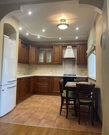 Сдается 3к квартира ул. Брюллова, для семьи, собачка маленькая+ - фото 1