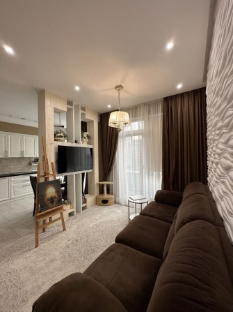 Аренда квартиры в ЖК 8 Жемчужина, Французский бульвар 60б - фото 1