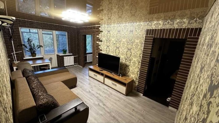 Здається 2-кімнатна квартира на проспекті Пилипа Орлика, 21 - фото 1