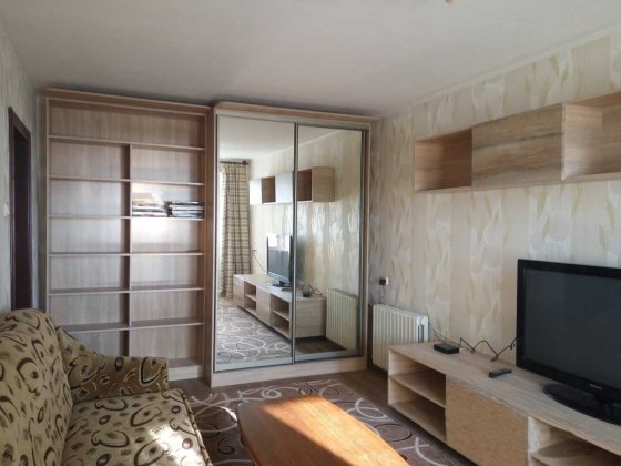 Сдам 3-к квартиру на Солнечном, 13 этаж с видом на Днепр, 65 м.кв.