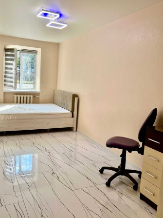 Сдаётся 2-х комнатная квартира на просп. Богдана Хмельницкого, 7 - фото 1