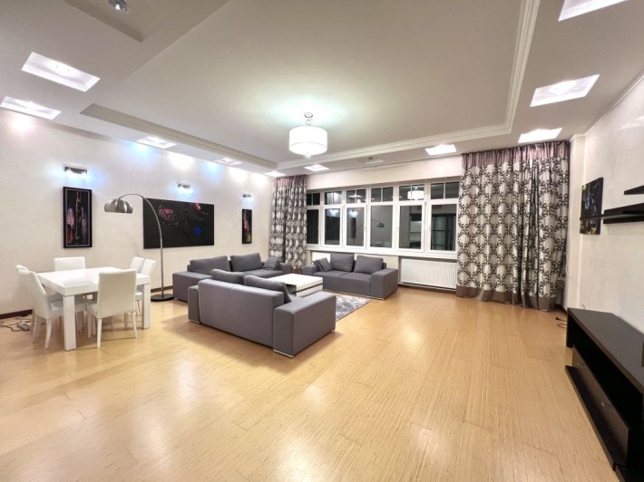 Оренда розкішної 3-кімнатної квартири | вул. Ірининська, 5/24 - фото 1