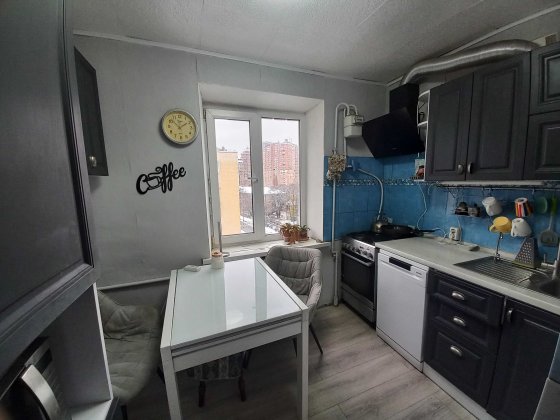 Оренда  Коновальця (Щорса) 15 корп 2 Палац Україна  Володимирський