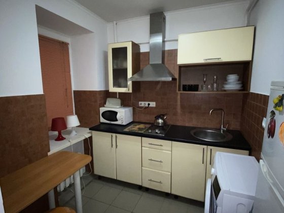 2 к Володимира Великого ( Макдональдз) Львів