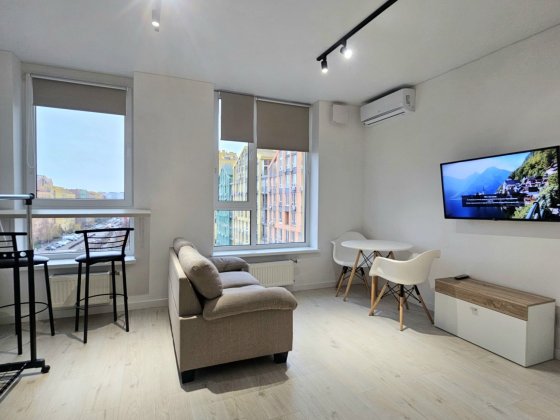 Оренда видової квартири в  ЖК Комфорт Таун Соборності  17