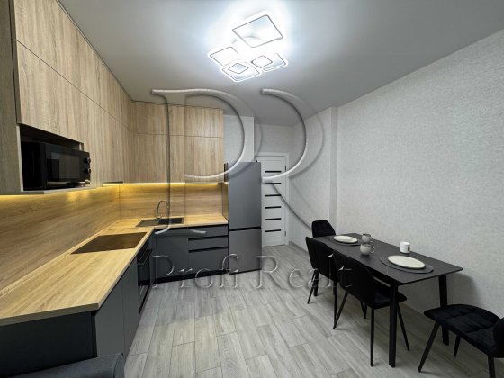 Оренда 1 кімн. квартири за адресою Загорівська 25/Баговутівська 25