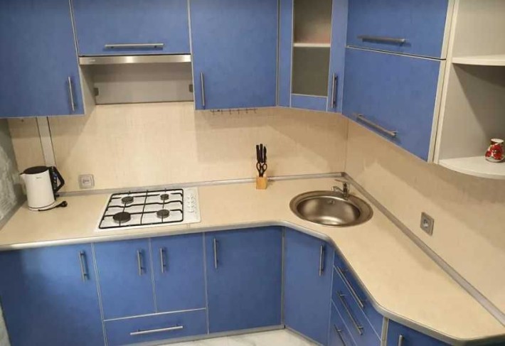 Сдам 2-к квартиру в центре на Металлургов (Глинка) по ул. Одесская - фото 1