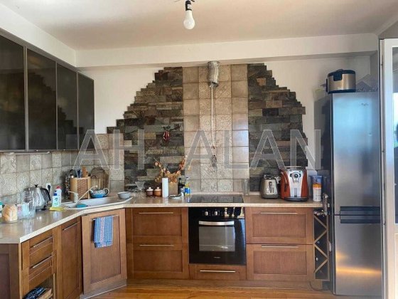 Аренда четырёхкомнатной квартиры по улице Петропавловская 50-Б Киев