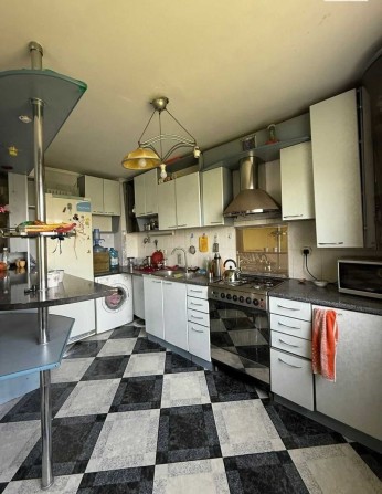 Оренда просторої 2-кімнатної квартири, вул. Пасічна - фото 1